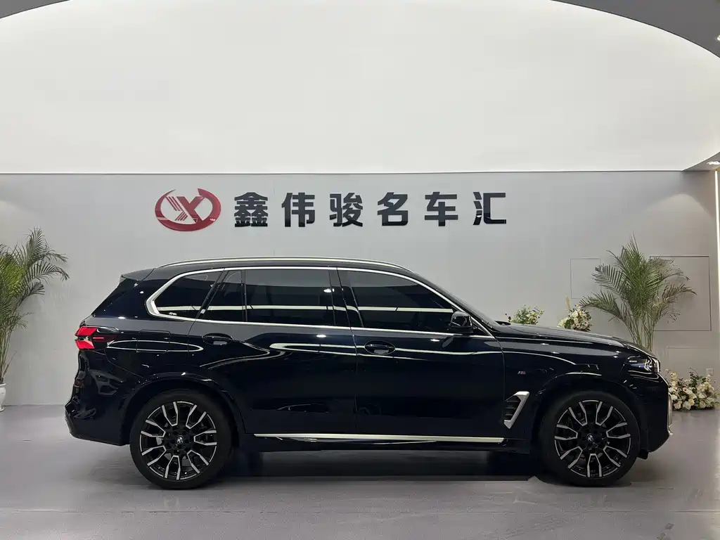 BMW X5 2023 xDrive 40Li M Sport