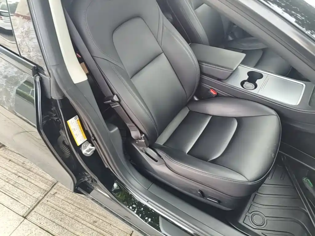 Tesla Model 3 — миниатюра 25