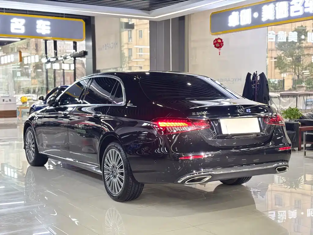 MERCEDES-BENZ E CLASS