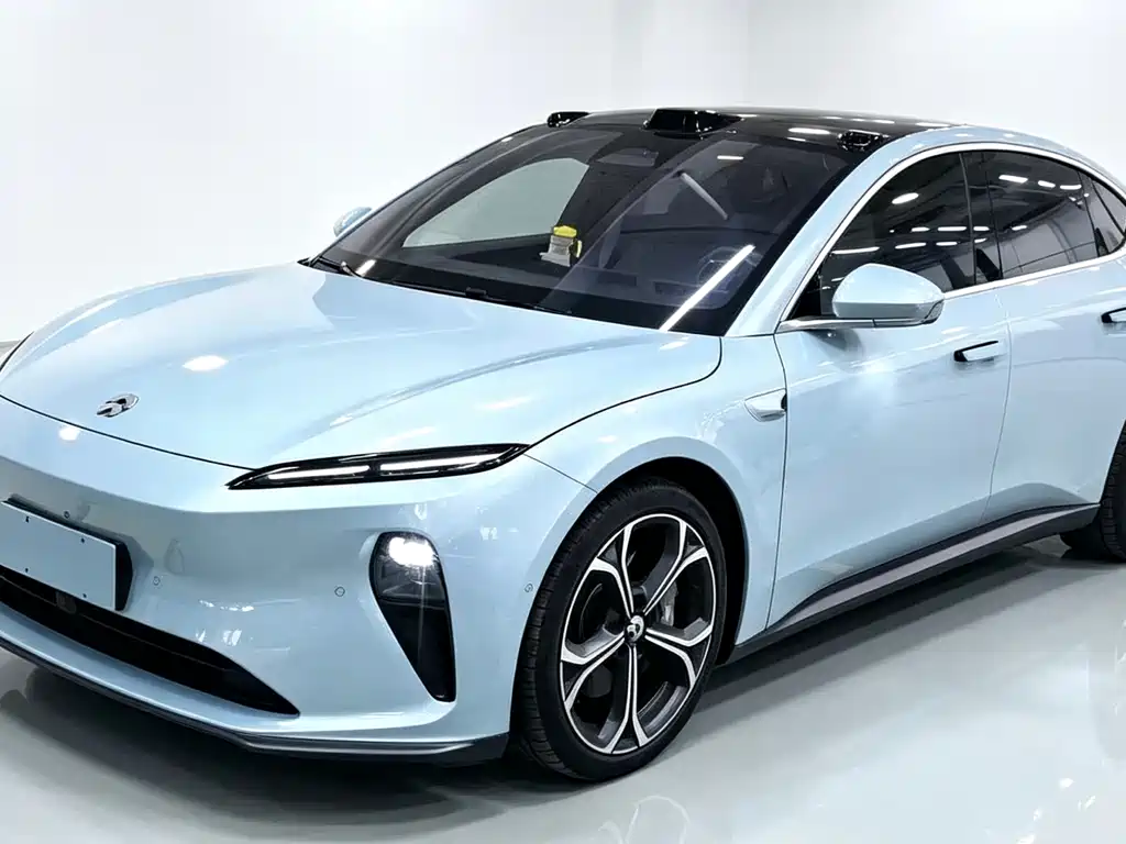 NIO ET5