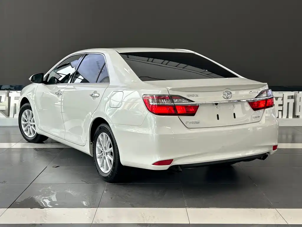 Toyota Camry — миниатюра 6