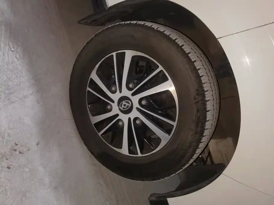 Maxus V70 — миниатюра 6