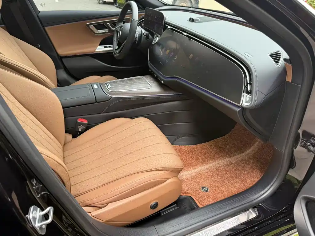 Mercedes-Benz E-Class — миниатюра 8