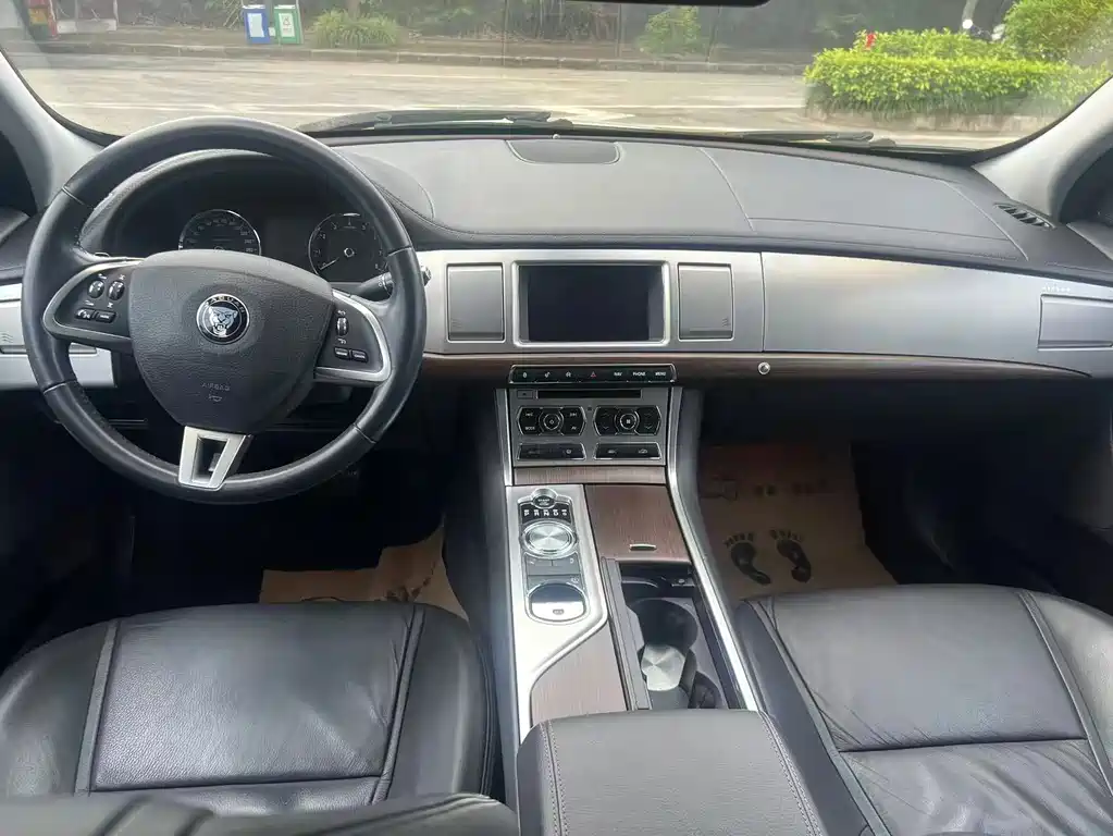 Jaguar XF — миниатюра 11