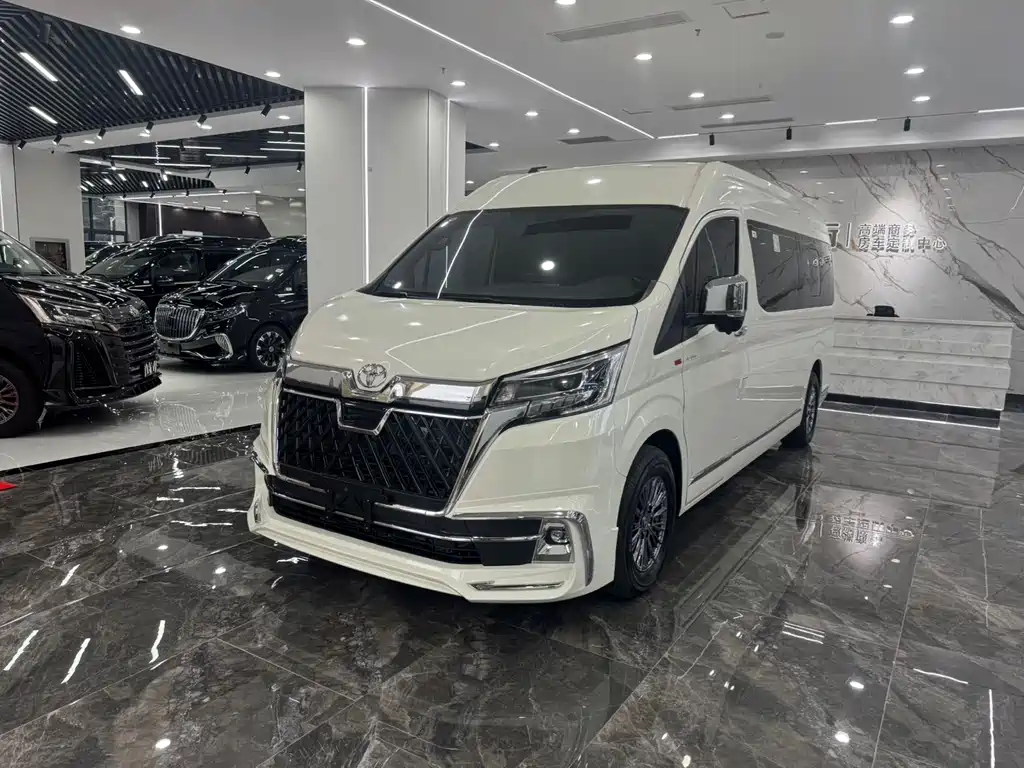 Toyota HiAce 2026 3.5L AT