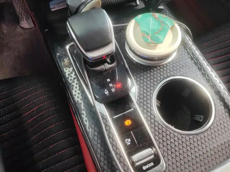 Hongqi Hongqi HS3 — миниатюра 16