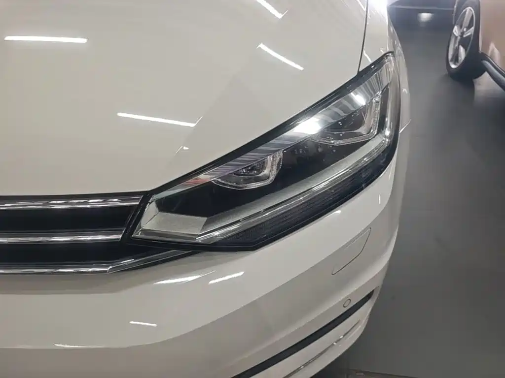 Volkswagen Touran — миниатюра 24