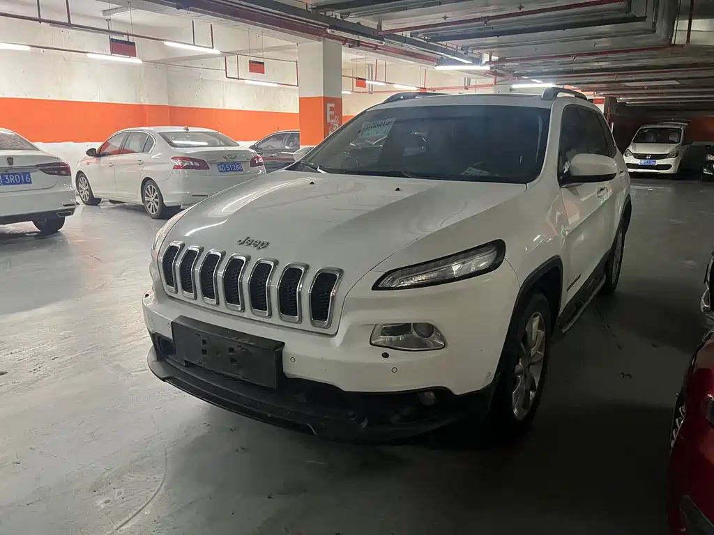 Jeep Cherokee (Import) 2015