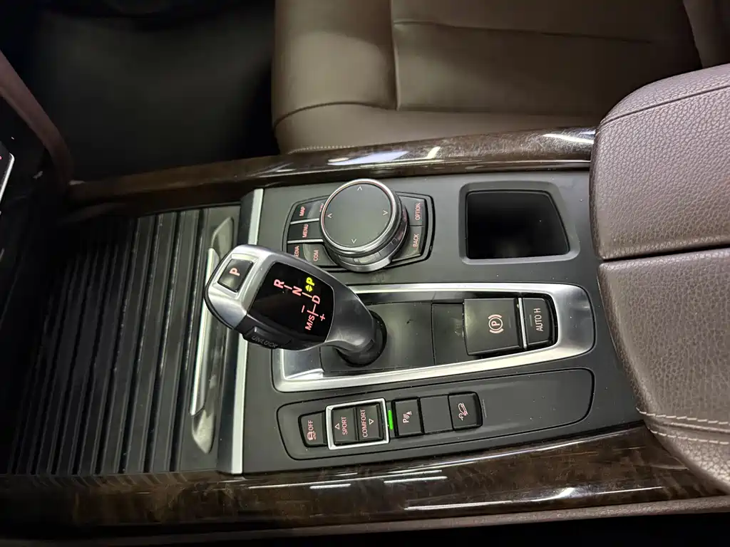 BMW X5 (Import) — миниатюра 19