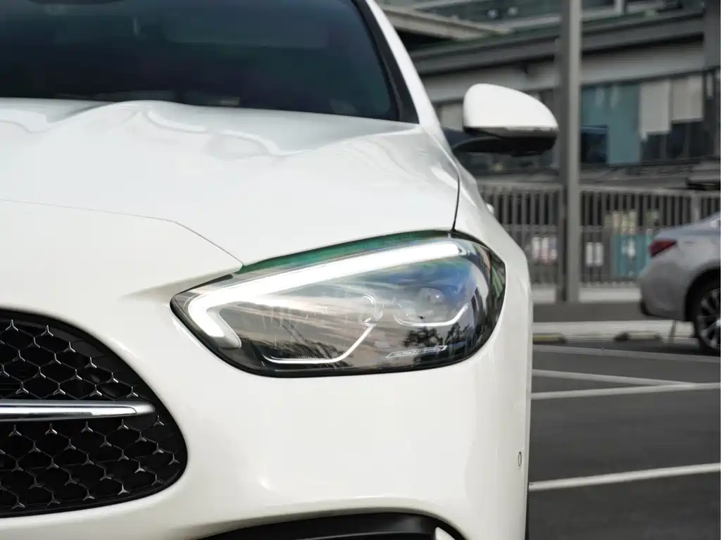 Mercedes-Benz C-Class — миниатюра 3