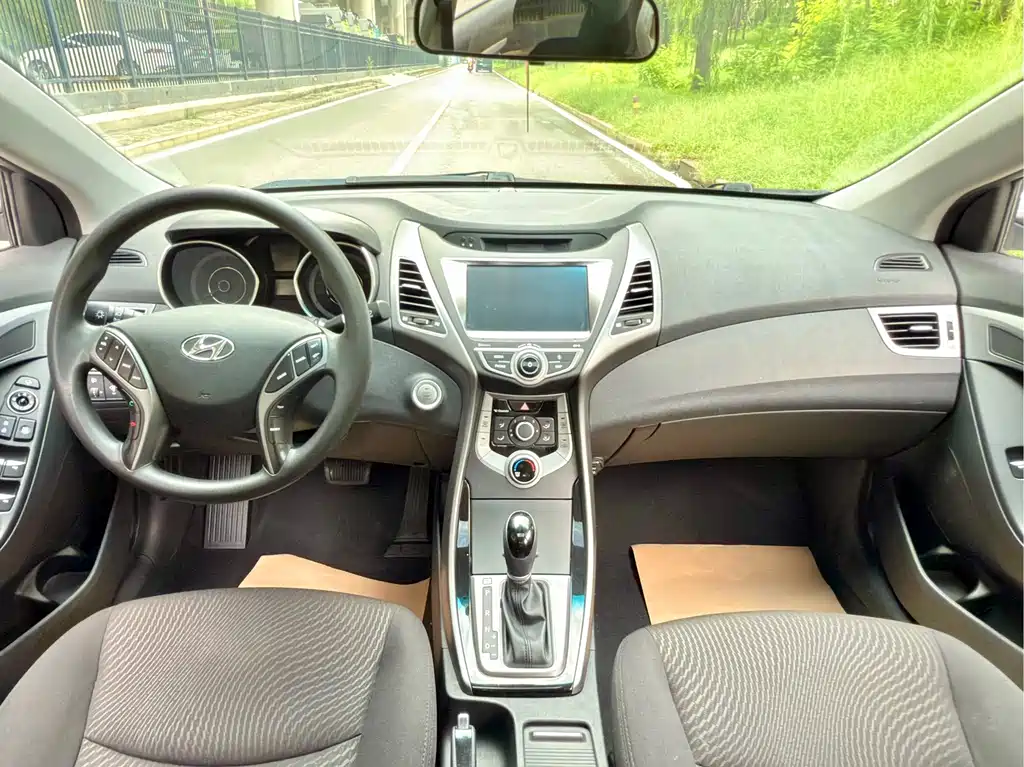 Hyundai Elantra Langdong — миниатюра 6