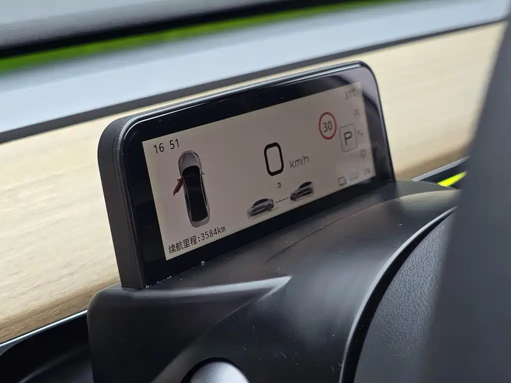 Tesla Model 3 — миниатюра 13