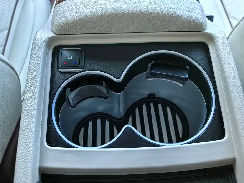 MERCEDES-BENZ V CLASS