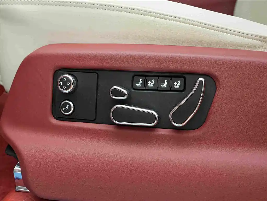 Bentley Bentayga PHEV — миниатюра 17