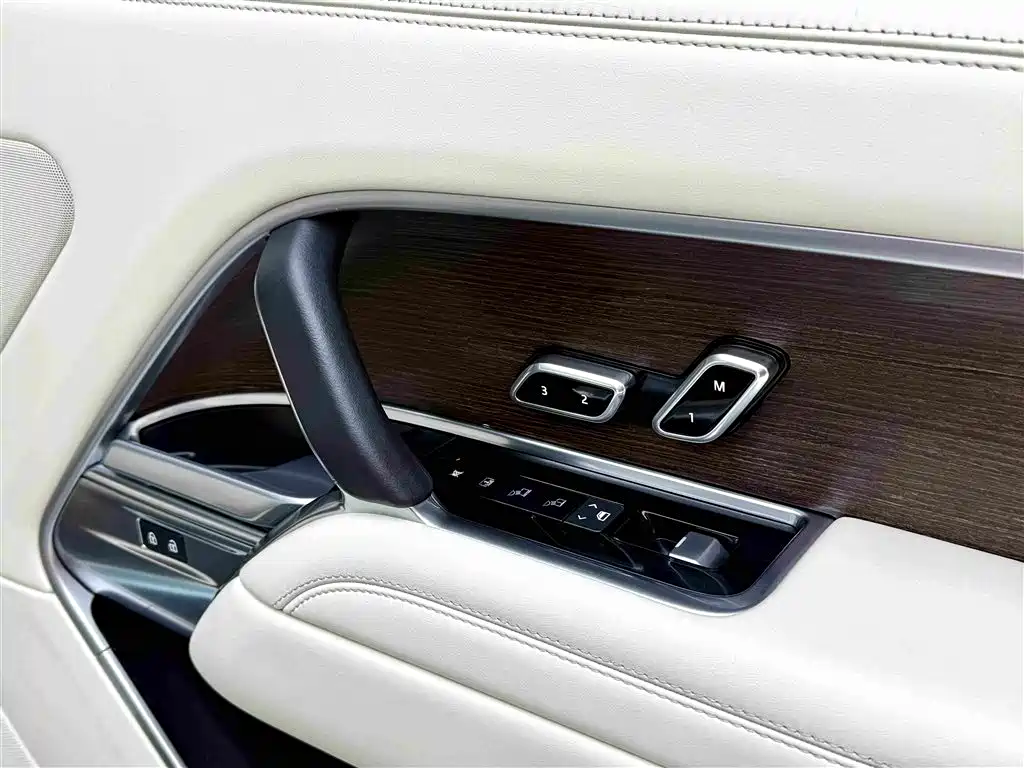 Land Rover Range Rover — миниатюра 17