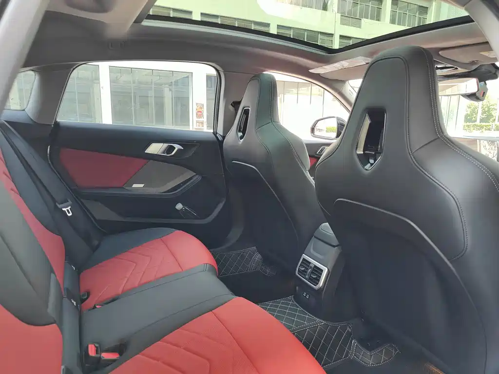 BMW 2 Series — миниатюра 13