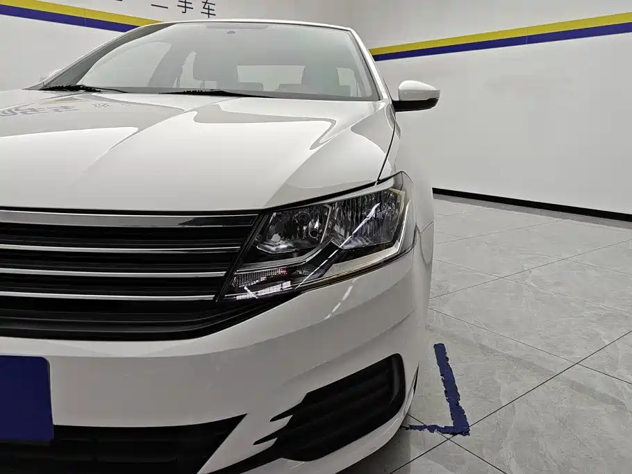 Volkswagen Lavida — миниатюра 5