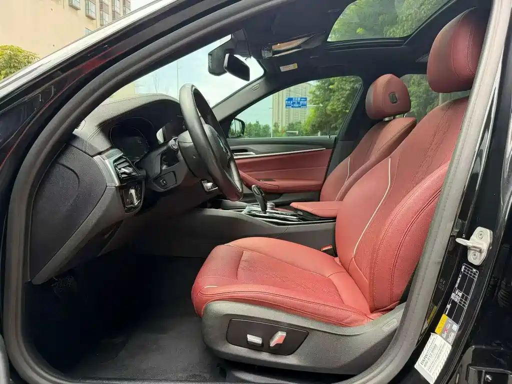 BMW 5 Series New Energy — миниатюра 4