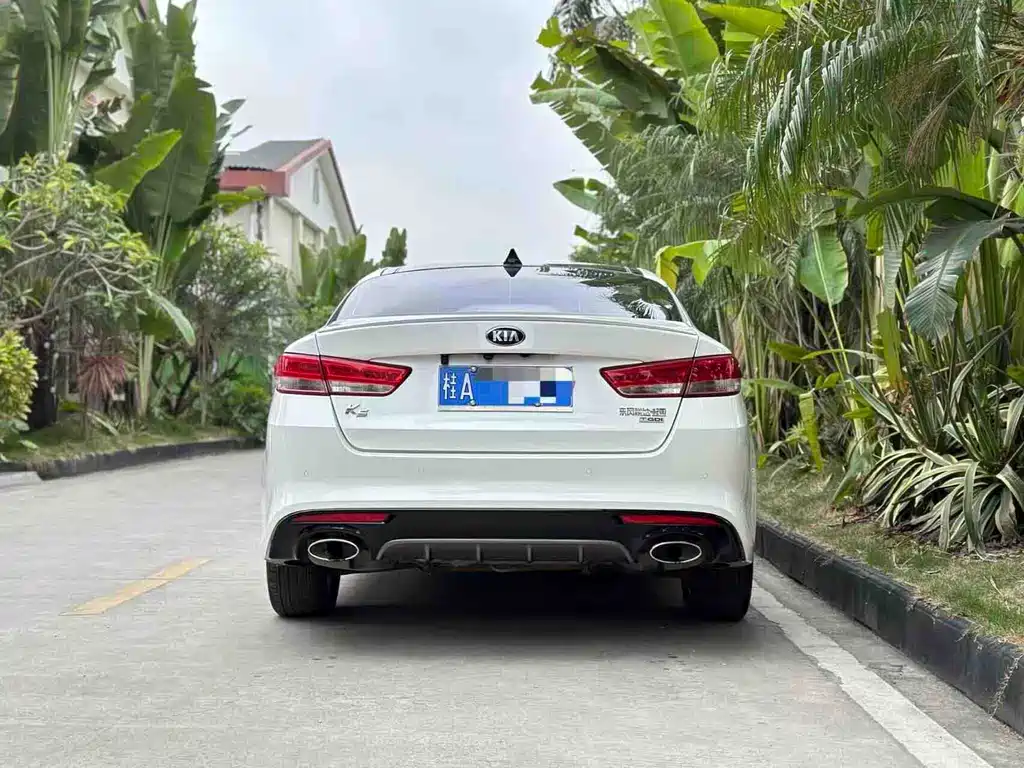 Kia K5 2016 1.6T AT LUX