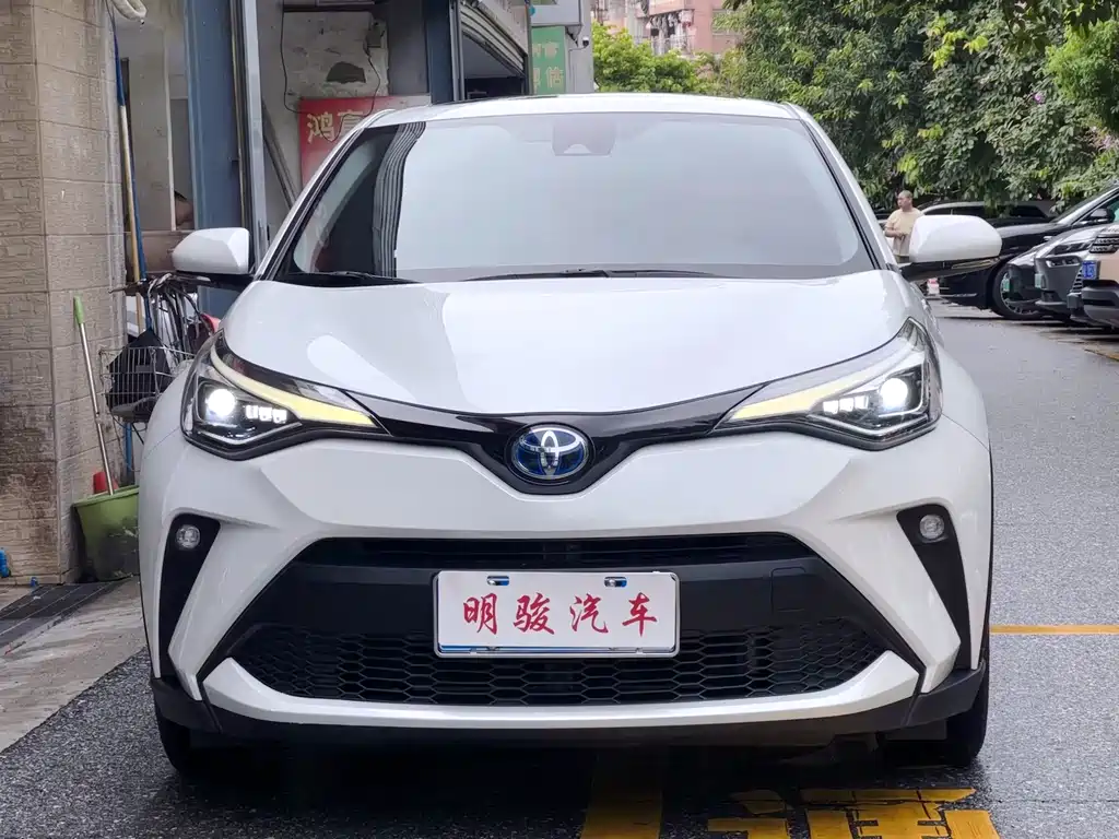 Toyota C-HR 2021 2.0L E-CVT Luxury