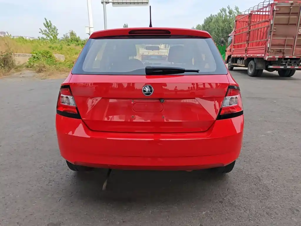 Skoda Fabia — миниатюра 6
