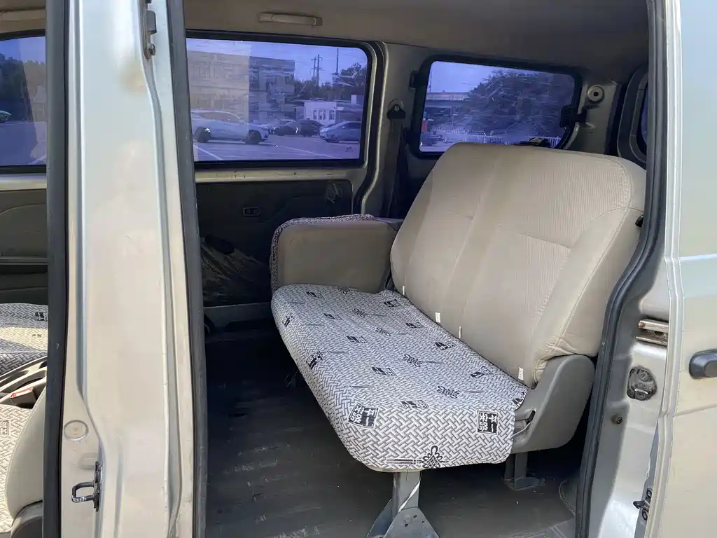 Wuling Rongguang V — миниатюра 7