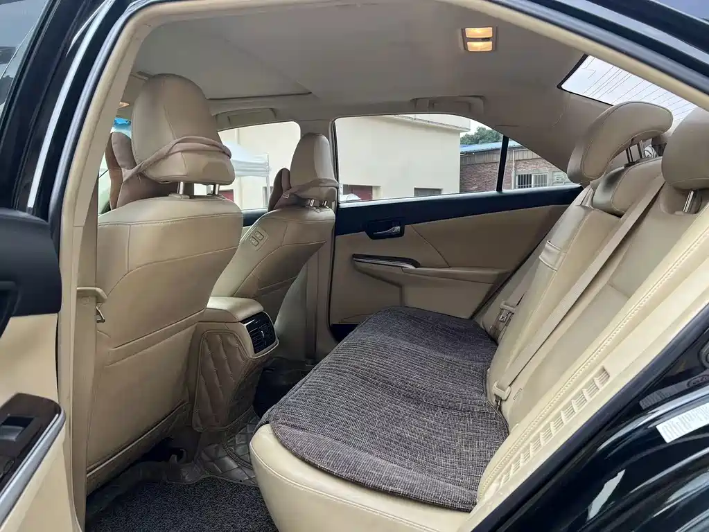 Toyota Camry — миниатюра 8