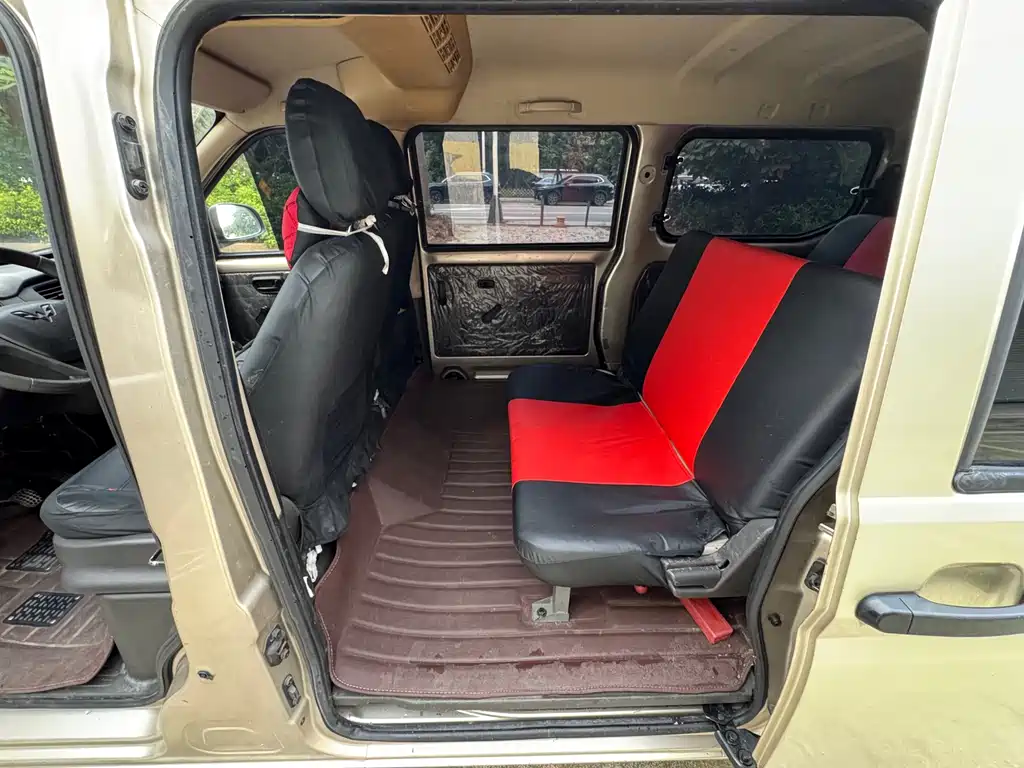 Wuling Rongguang — миниатюра 5