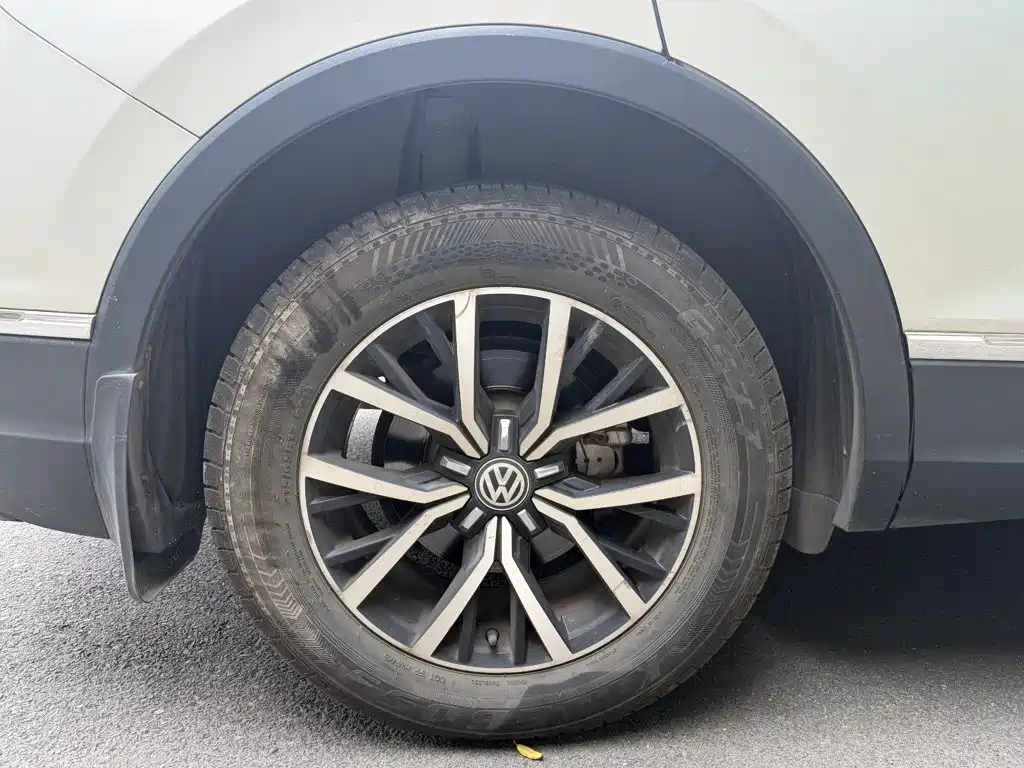 Volkswagen Tiguan L — миниатюра 6