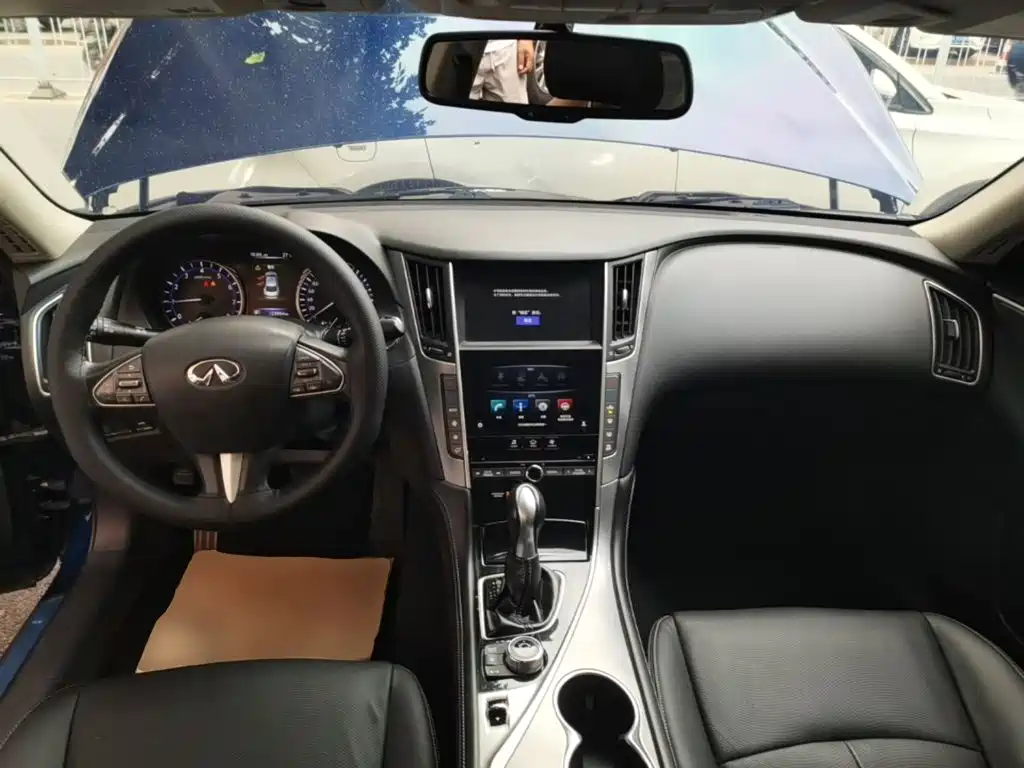 Infiniti Q50L 2016 2.0T Enjoy