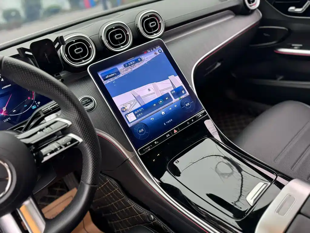 Mercedes-Benz C-Class — миниатюра 6