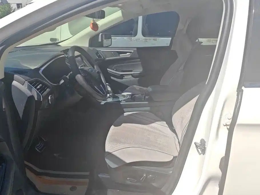 Ford Edge — миниатюра 9