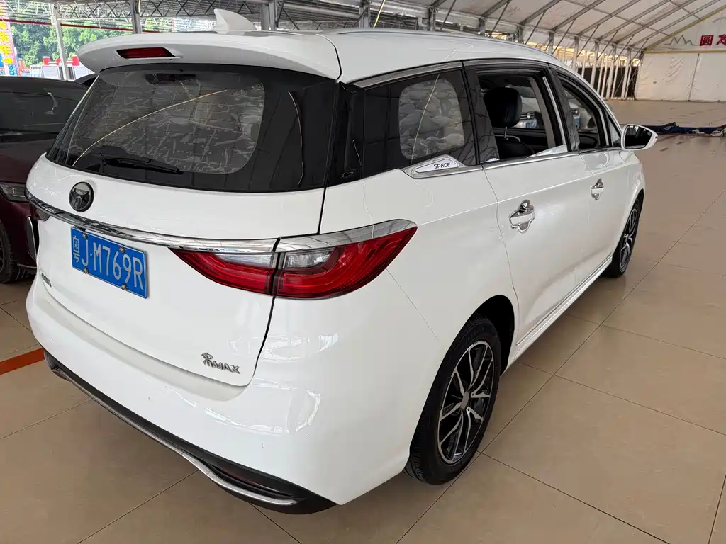 BYD MAX — миниатюра 6
