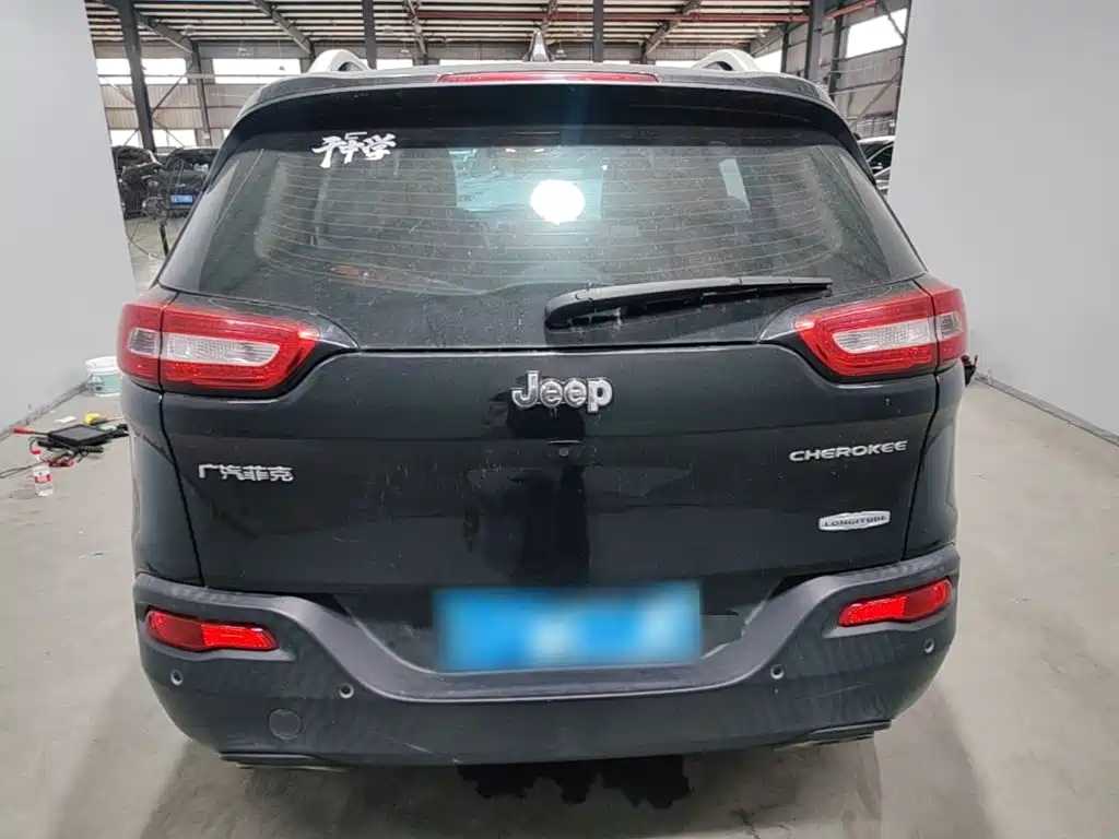 Jeep Cherokee — миниатюра 4