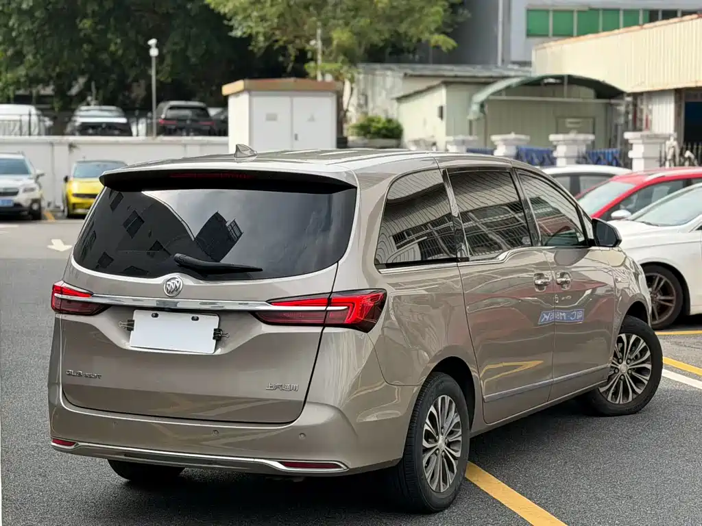 Buick GL8 — миниатюра 18