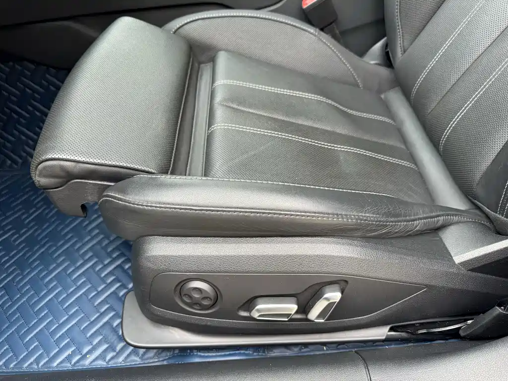 Audi A4L — миниатюра 23