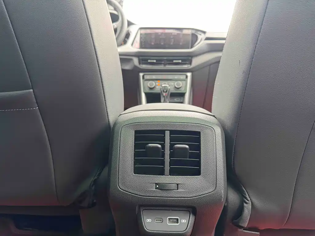 Volkswagen T-Cross — миниатюра 18