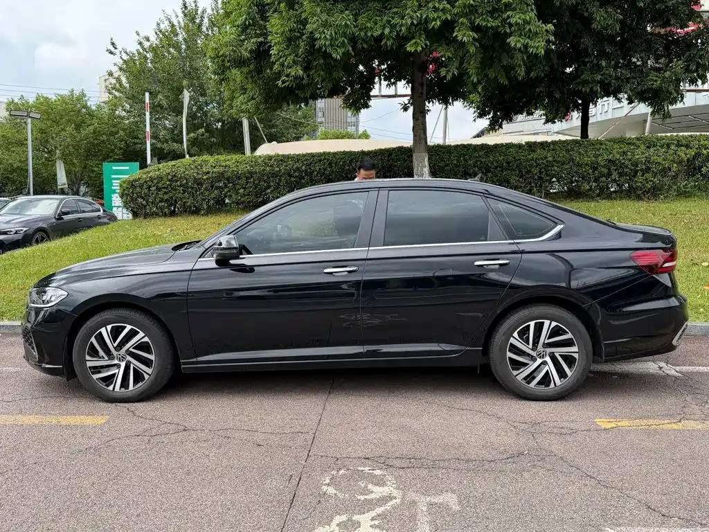 Volkswagen Lavida — миниатюра 3