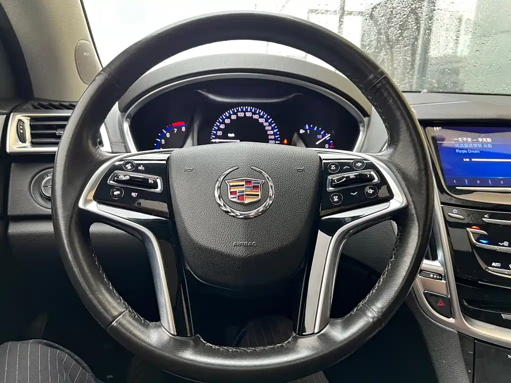 Cadillac SRX — миниатюра 15