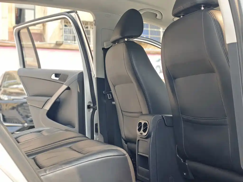 Volkswagen Tiguan — миниатюра 14