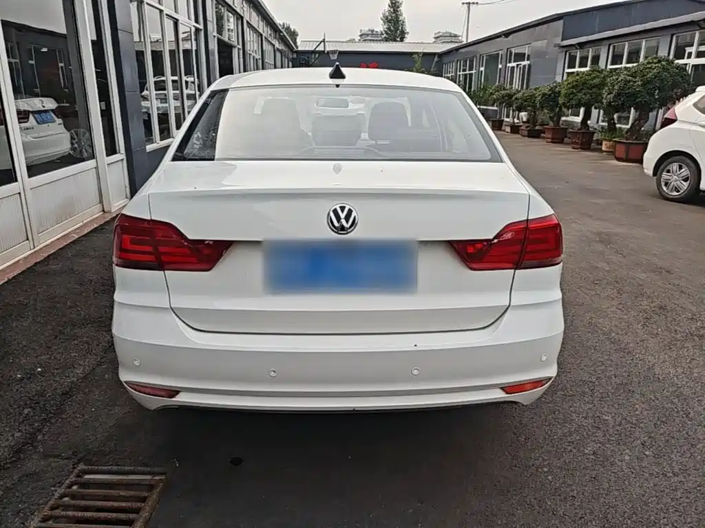 Volkswagen Santana — миниатюра 6