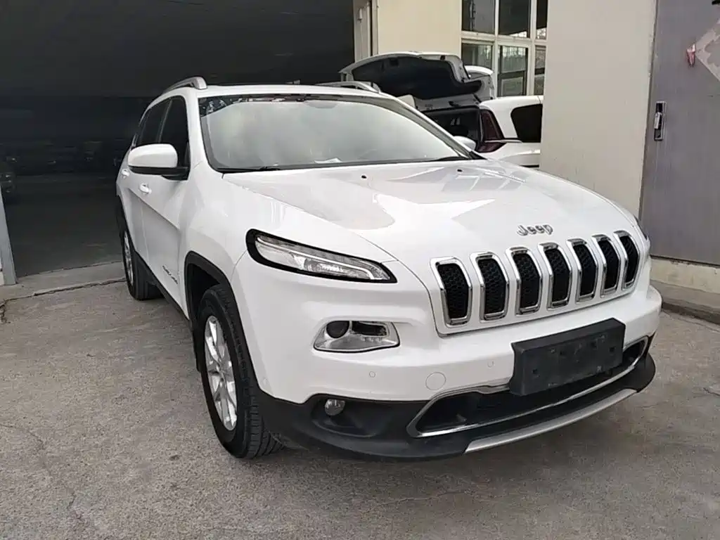 Jeep Cherokee — миниатюра 4