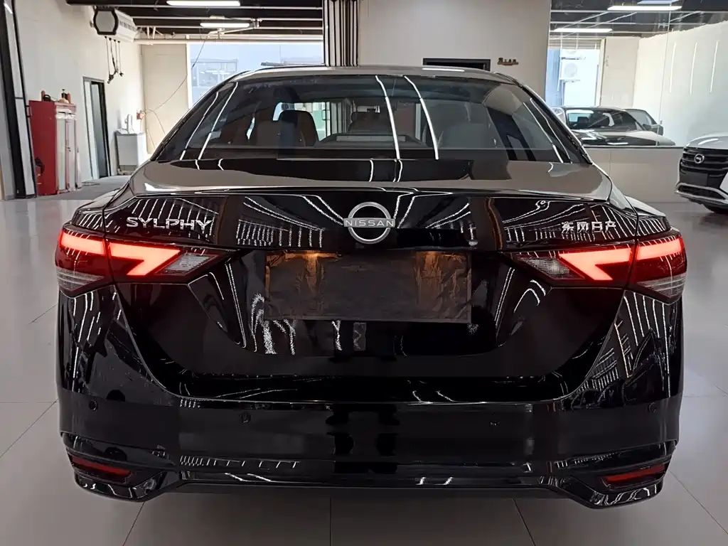 Nissan Sylphy — миниатюра 3