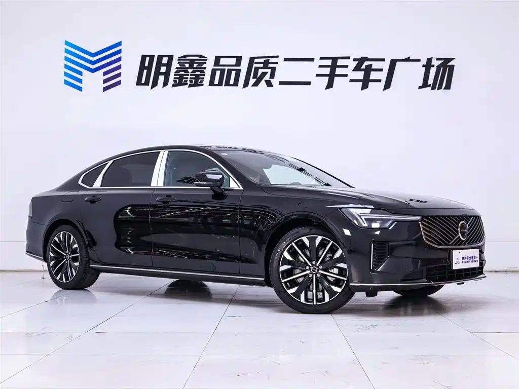 Volvo S90 2026 B5 Luxury