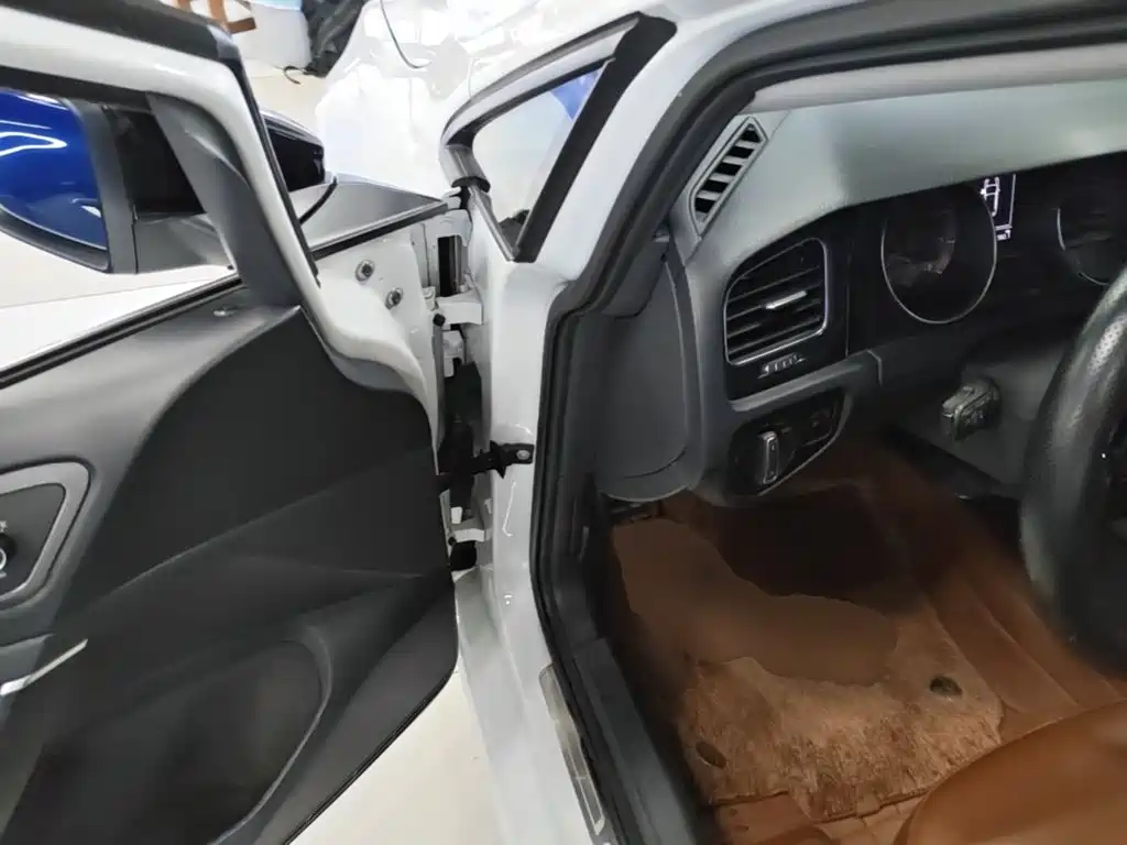 Volkswagen Golf — миниатюра 16