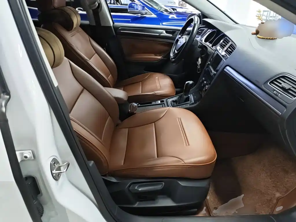Volkswagen Golf — миниатюра 25