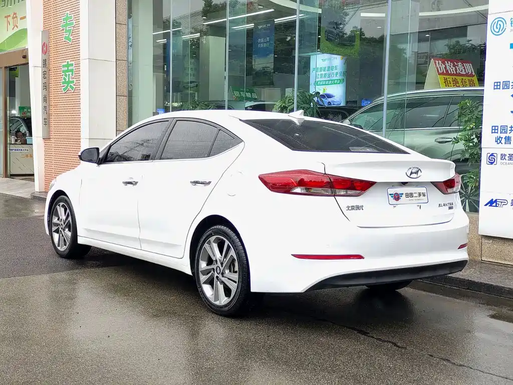 Hyundai Elantra — миниатюра 4