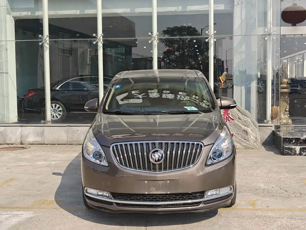 Buick GL8 — миниатюра 2