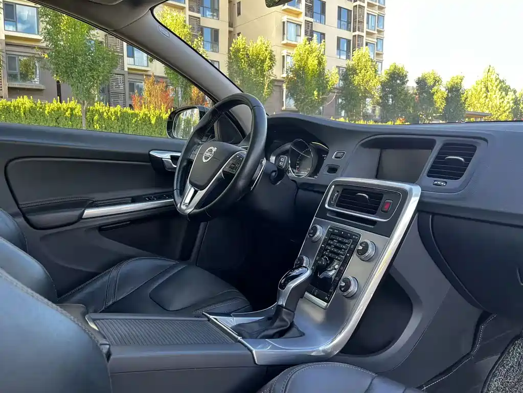 Volvo V60 — миниатюра 28
