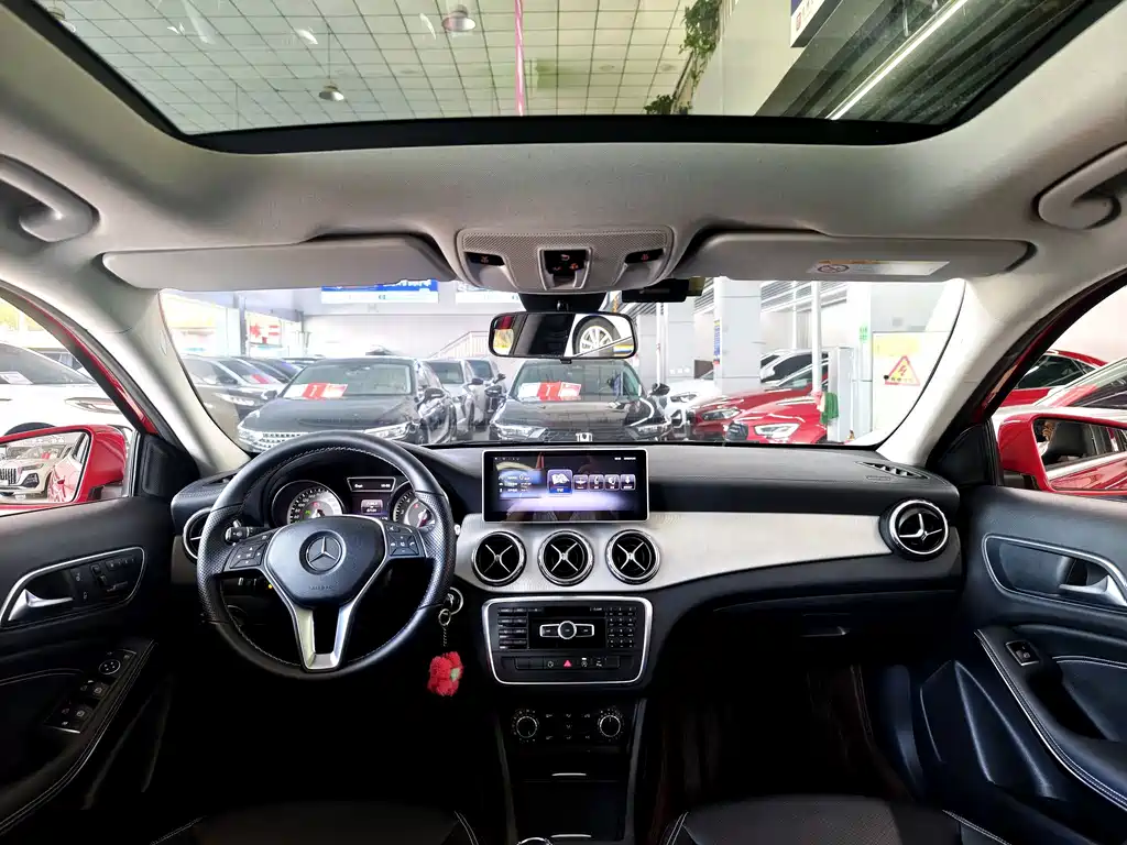Mercedes-Benz GLA — миниатюра 6